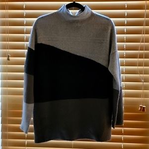 34). Nw/oTag Neiman Marcus Women Sweater multicolored Size M
